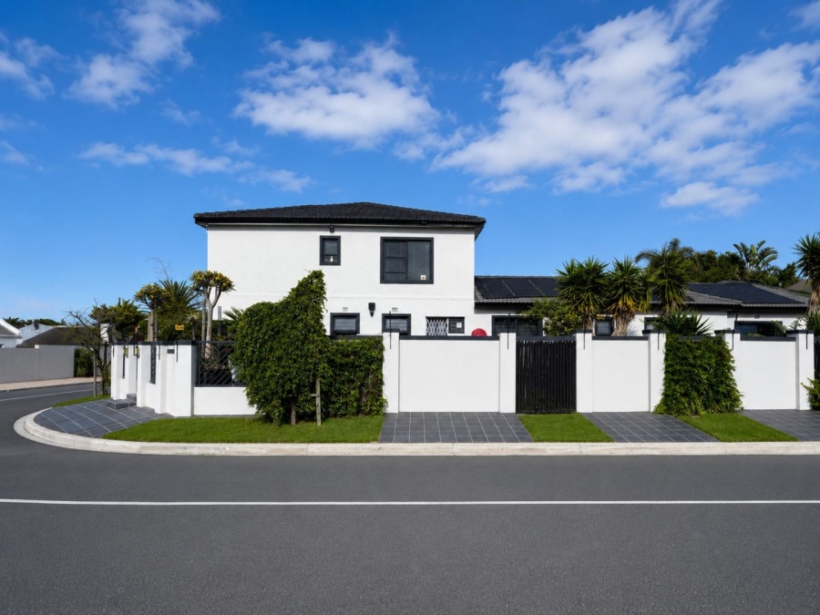 4 Bedroom Property for Sale in Flamingo Vlei Western Cape